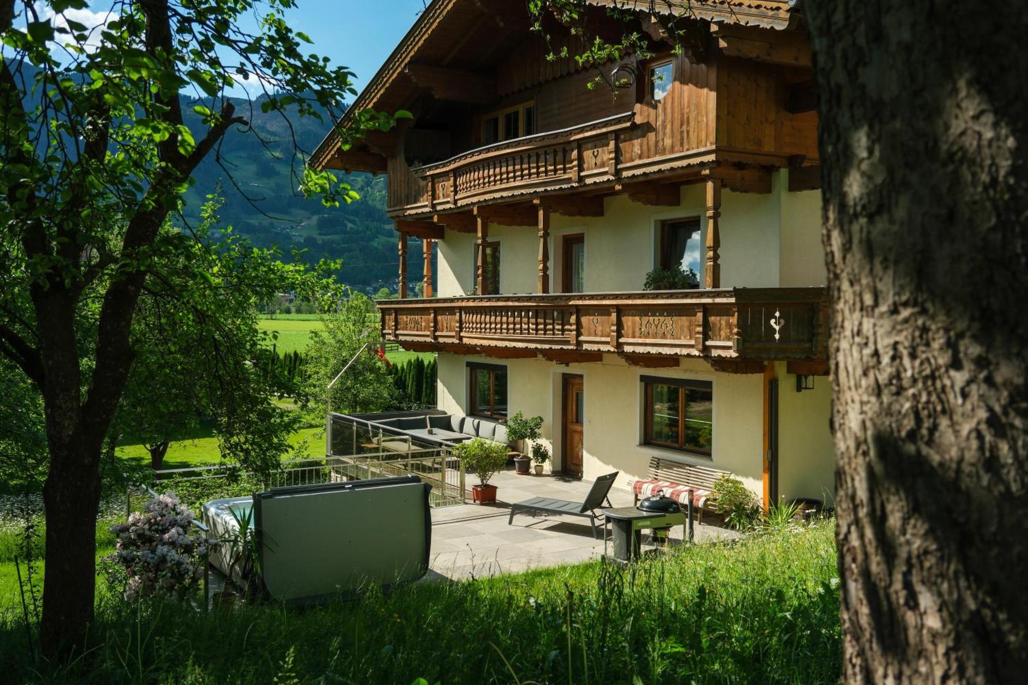 Apart Moidl Mit Privatem Pool Hart im Zillertal Luaran gambar